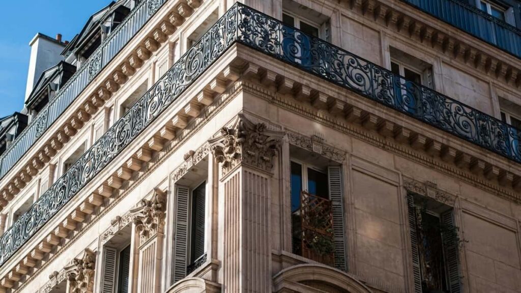 Roposo . , , , Paris .